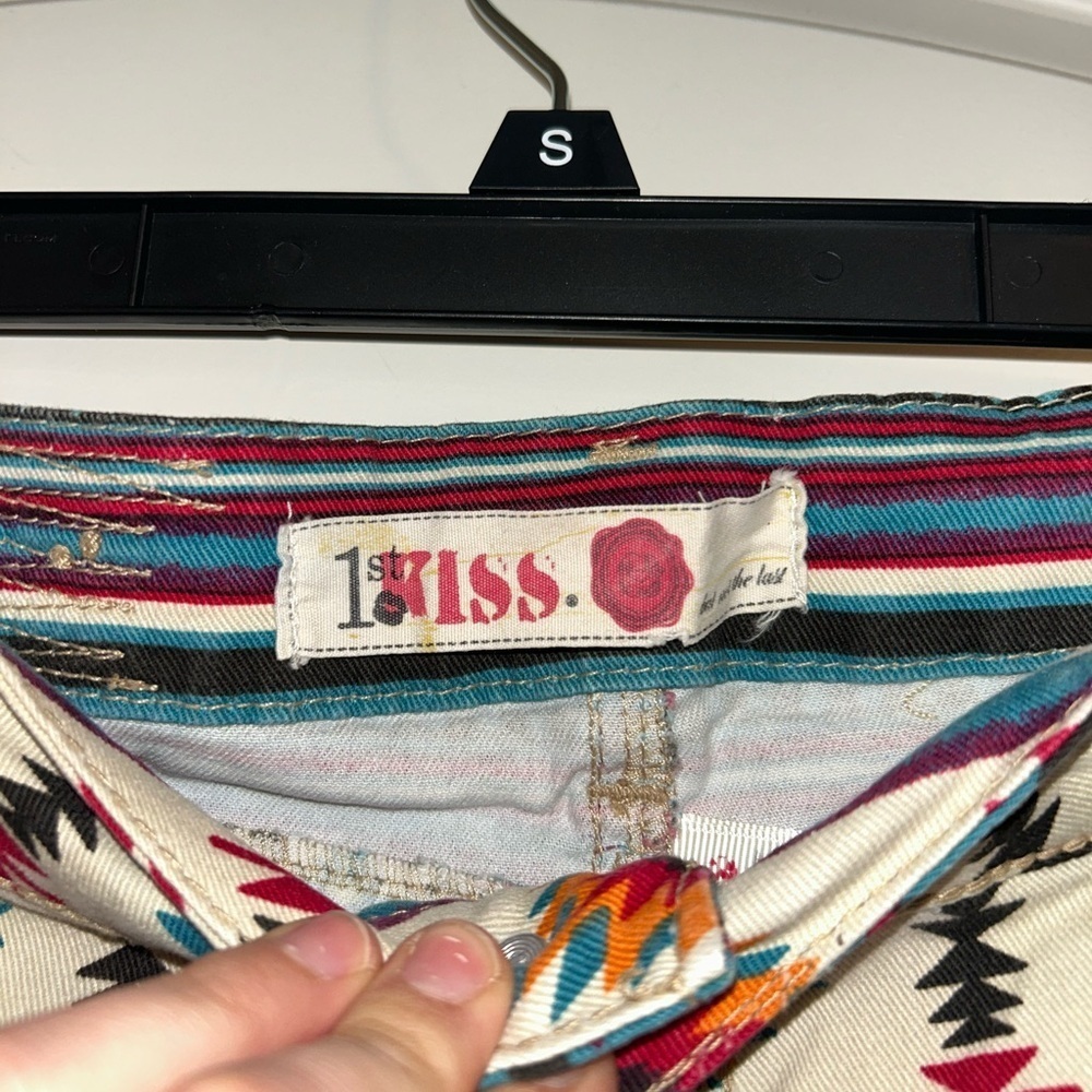 Tribal low rise Multicolor Patterned jean Shorts - Picture 3 of 7